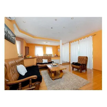 House D & E Comfortable Semesterbostad Labin (Istria)